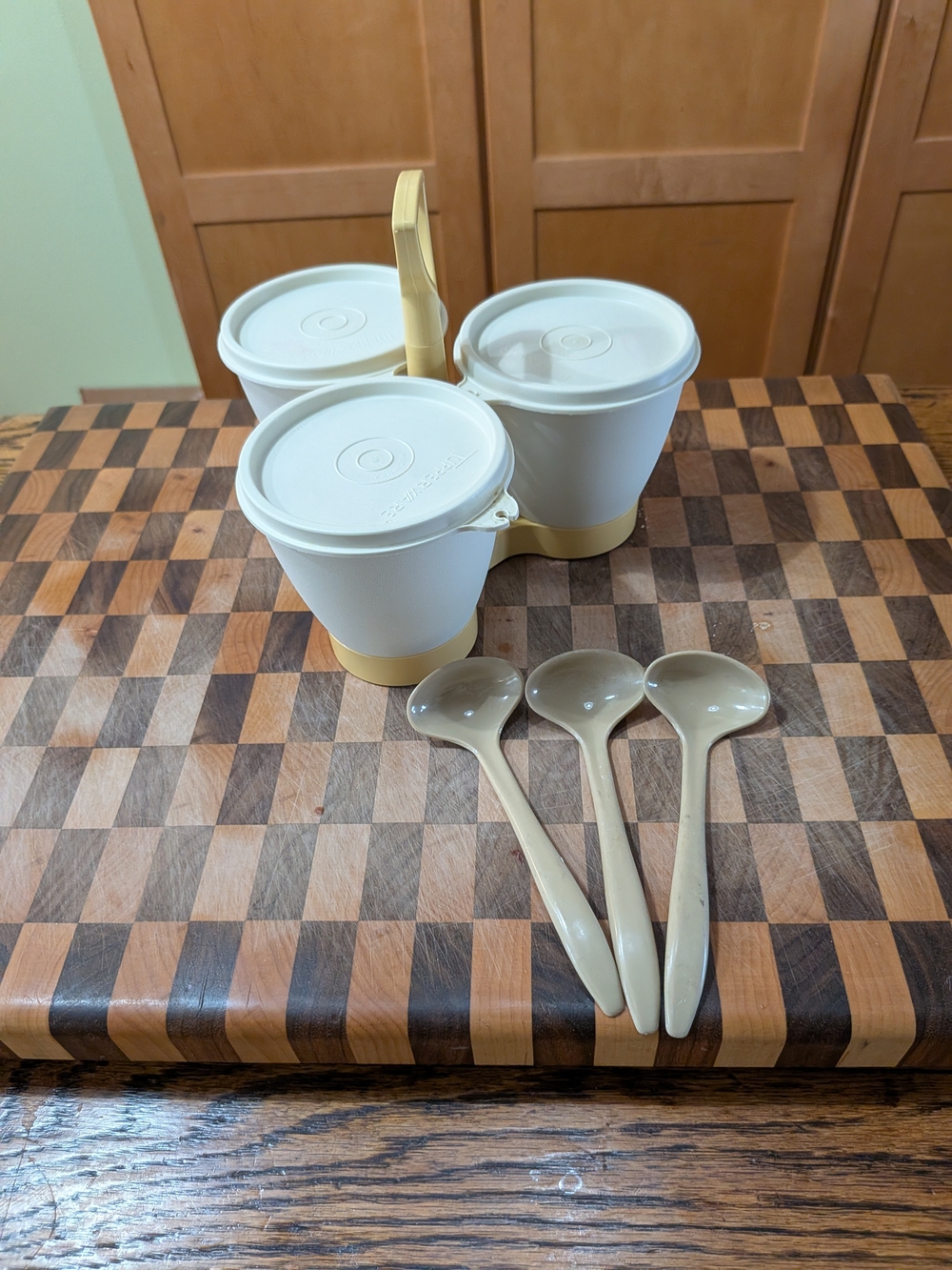 Tupperware Condiment Caddy W/Spoons - Picture 1 of 4